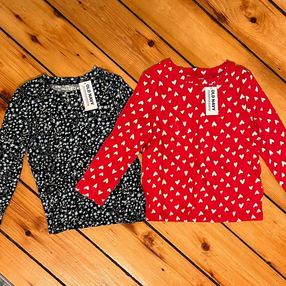 🌼 3 for $20 2 NWT Old Navy Long Sleeve Shirts. Floral + Hearts